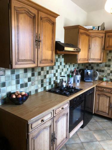 廚房, Gite équestre, belle maison ancienne en pierre (Gite equestre, belle maison ancienne en pierre) in 塔納克