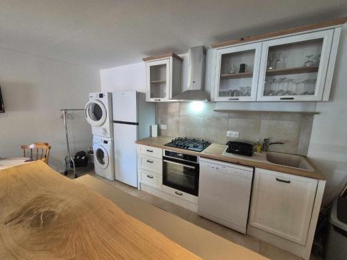 設施, Gite équestre, belle maison ancienne en pierre (Gite equestre, belle maison ancienne en pierre) in 塔納克