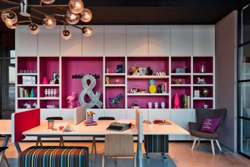 Tárgyalóterem/bálterem, Moxy Vienna Airport in Bécsi nemzetközi repülőtér