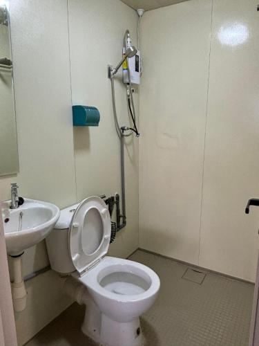 5 Minutes Airport Lodge 5 Minutes Airport Lodge