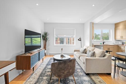 Trendy 2-Bedroom Haven by Jean Talon Market — other in 266 Rue Jean-Talon E, Montréal, QC H2R 1S7, Canada, Montréal, H2S 1S7, Canada