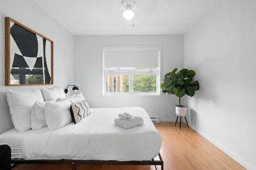 Trendy 2-Bedroom Haven by Jean Talon Market, Montreal