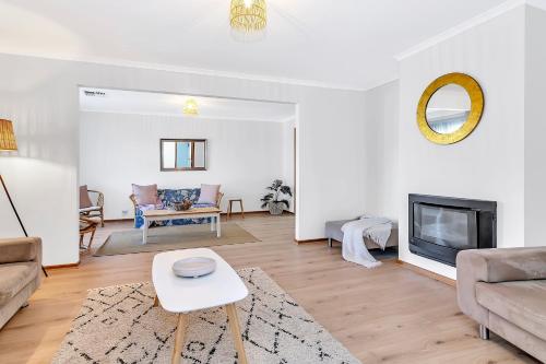 Laidback Seaford Family Retreat 200m from Beach