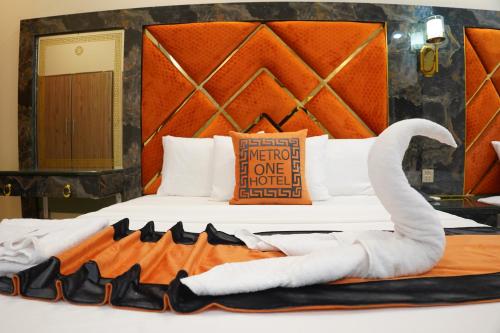Metro One Hotel - image 11
