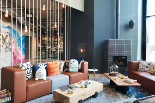 Moxy Amsterdam Schiphol Airport - image 11