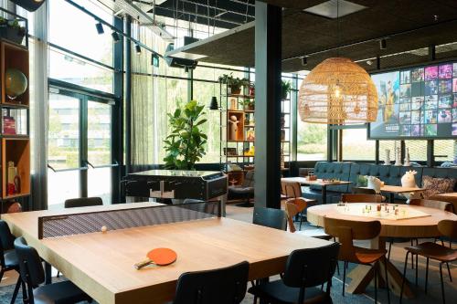 Moxy Amsterdam Schiphol Airport photo 5