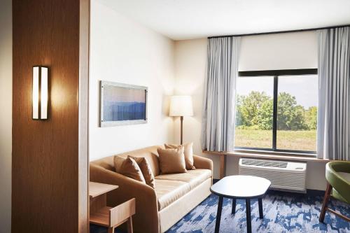 Fairfield Inn & Suites by Marriott Kansas City Belton in Belton, USA
