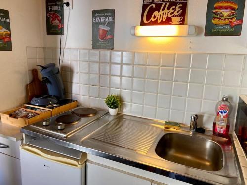 Appart Vintage & son Billard, 300m de la Gare ! in Faubourg