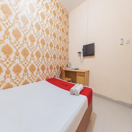 RedDoorz near RS Permata Cirebon – Cirebon, OH