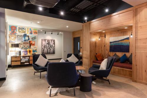 Moxy Nashville Downtown - image 6