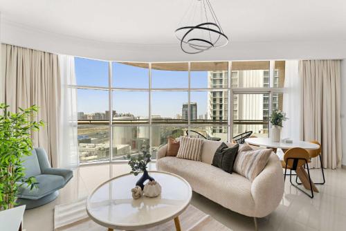 Silkhaus Vacation Homes Modern Studio in Reef Residence at JVC, Dubaj