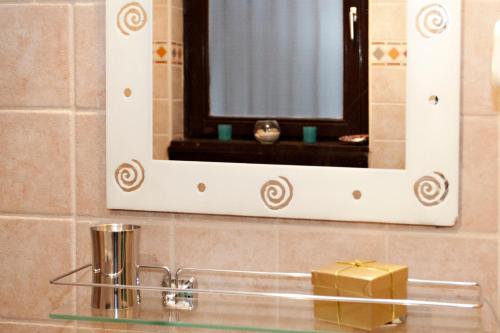 Gloria Apartment - image 11