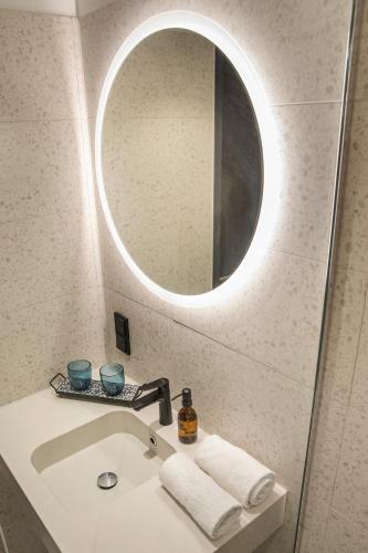 LOGINN Hotel Köln Airport