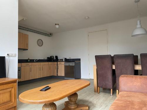 Nieuw gebouwd appartement op paarden bedrijf in Kollum