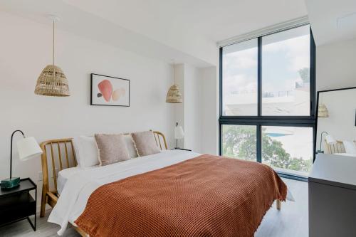Blueground Edgewater gym pool ac balcony MIA-113 in Miami, USA