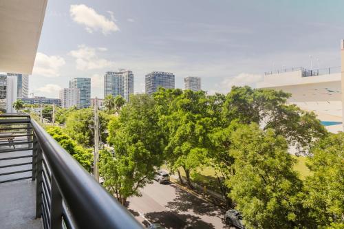 Blueground Edgewater pool ac balcony gym MIA-111 in Miami, USA