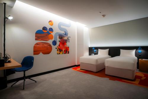 room detail thumbnail 1