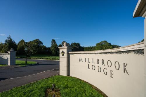 Millbrook Lodge Hotel - image 2