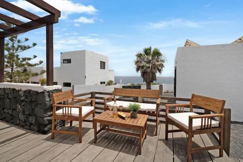 Balcony/terrace, Playa Marina Ocean View Eco Bungalow in Tabayesco