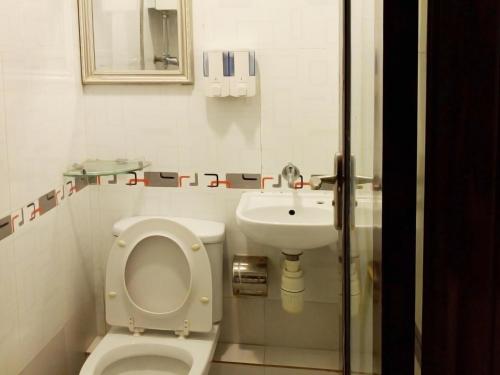 Single Room image 10