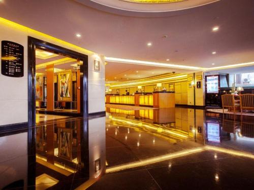 Wuhan Premier Mayflowers Hotel – Wuhan, OH