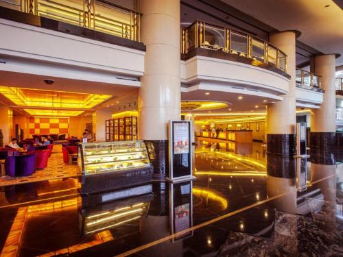 Wuhan Premier Mayflowers Hotel – Wuhan, OH