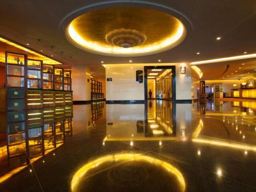 Wuhan Premier Mayflowers Hotel – Wuhan, OH