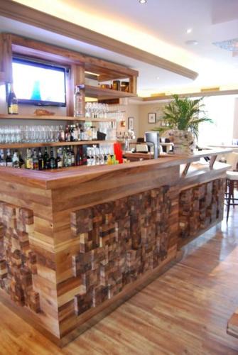 ผับ/เลาจน์, Hotel Altes Landhaus in อาเรนสบูร์ก