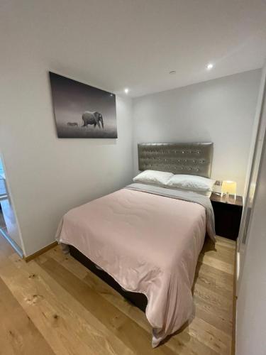 Studio flat with Spa, Gibraltar (photo 2)