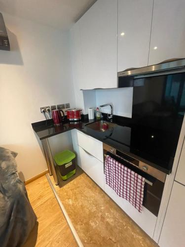 Studio flat with Spa, Gibraltar (photo 3)
