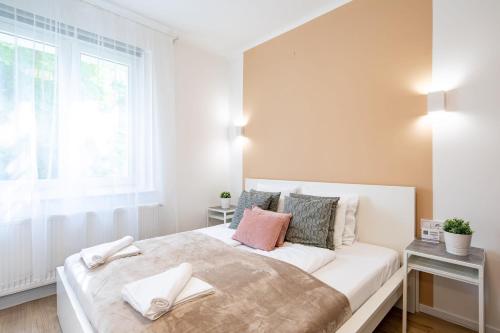Central - Cozy - New, Budapest