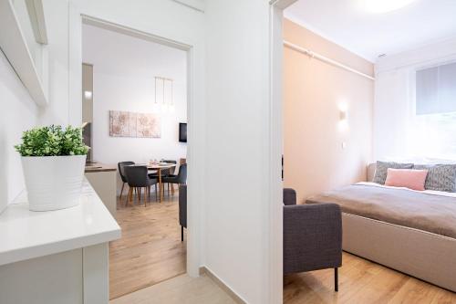 Central - Cozy - New - image 13
