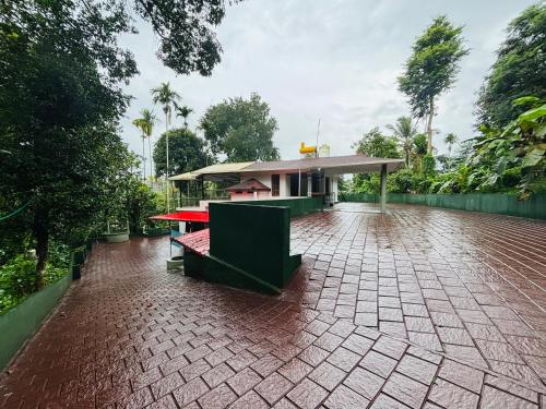 Buitenkant, 185m² 3 slaapkamer, 3 privé badkamer Vrijstaande woning in Panamaram (WayalVaaram Home Stay ) in Panamaram