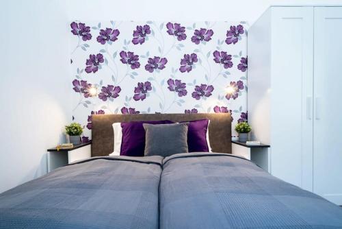 Modern Intimate Studio in the center - image 3