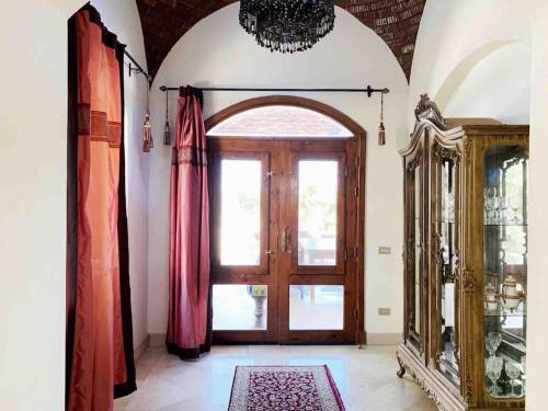 Private Villa with heated pool and lagoon - Tap to explore photos