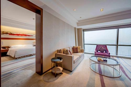 596277864 Crowne Plaza Wuxi Taihu by IHG