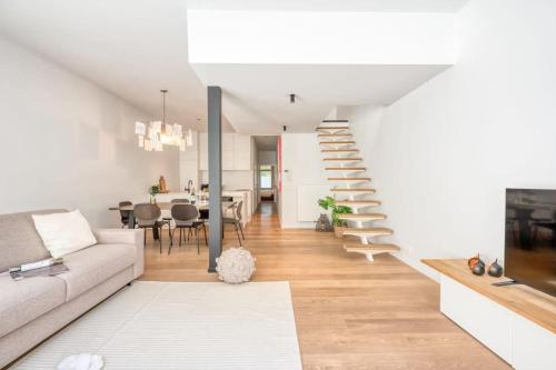 Modern 2BR Gem in Ghent's Heart