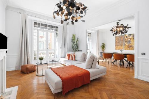 Three-Bedroom Deluxe Apartment