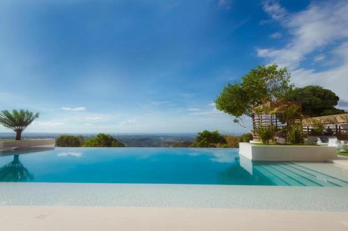 Ultra Winds Mountain Resort near Macahambus Hill Cave