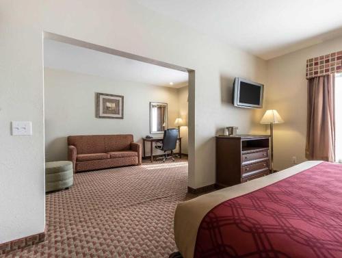 . Econo Lodge Eutaw I-20