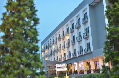 . The Nest Hotel Phichit