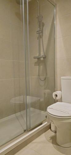 En-suites Suites - Leeds City Retreat with Kitchenette- LGI Hospital- Free 5G WIFI & Netflix- University - Contractors - Short Stays, Leeds (Foto 8)