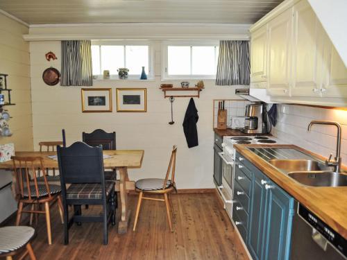 Holiday Home Ørviksnes by Interhome in ออยสตีด