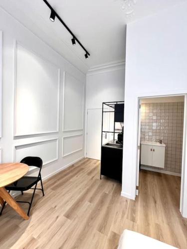 Chez Gianni & Stéphanie - A cozy and elegant Studio in Brussels, Брюссель (фото 8)