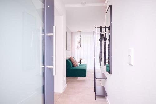 Xzllenz - 4 Schlafzimmer, Zentral, Parken, U-Bahn, 2 Bäder, 4 Smart-TV, optional Einzelbett in Nürnberg, Deutschland