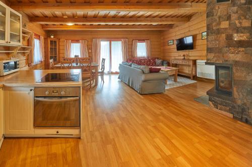 Sojka Resort in มาลาตินี