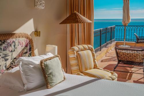 596314139 Hôtel La Pérouse Nice Baie des Anges