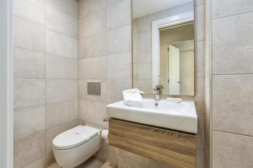 Apartment with Sea View image 4