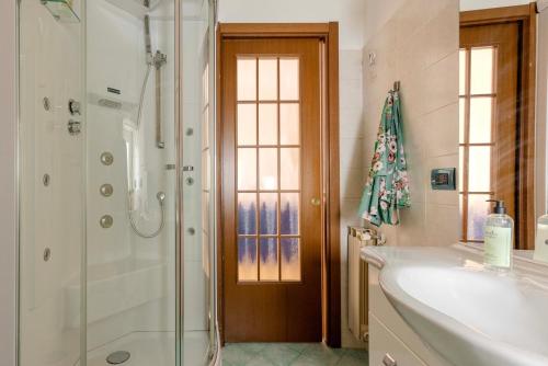Two-Bedroom Apartment image 6