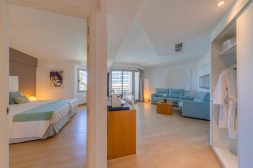 room detail thumbnail 0